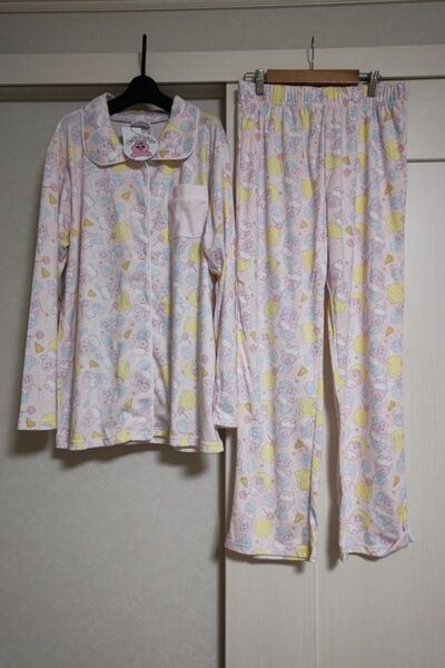 【新品】タグ付き 総柄 おぱんちゅうさぎ パジャマ 上下 長袖 長ズボン LL