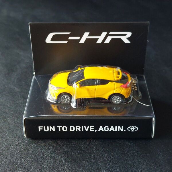 【非売品 未使用 送料込】 トヨタ C-HR ライト付き プルバックカー キーホルダー 非売品