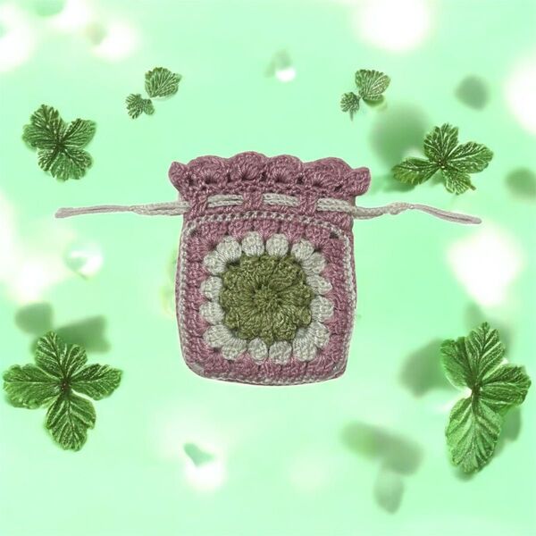 お花モチーフのミニ巾着 かぎ針編み ハンドメイド