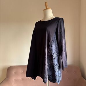 ビアズリー サイド刺繍シャツ ネイビー