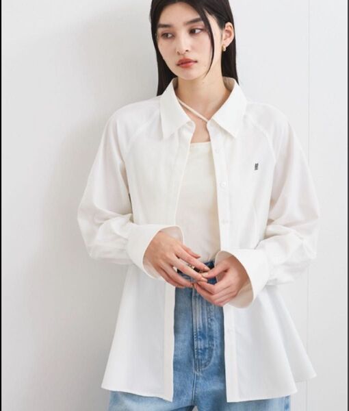 VIS ブラウス シャツ 「洗える」「防シワ」ワンポイント刺繍ペプラムシャツ 白 新品未使用