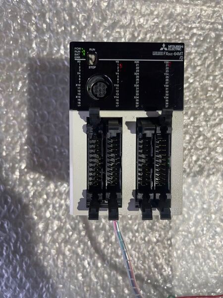 (FX2)三菱電機 MITSUBISHI マイクロシーケンサFX3UCシリーズ(基本ユニット)出力点数32点 FX3UC-64MT