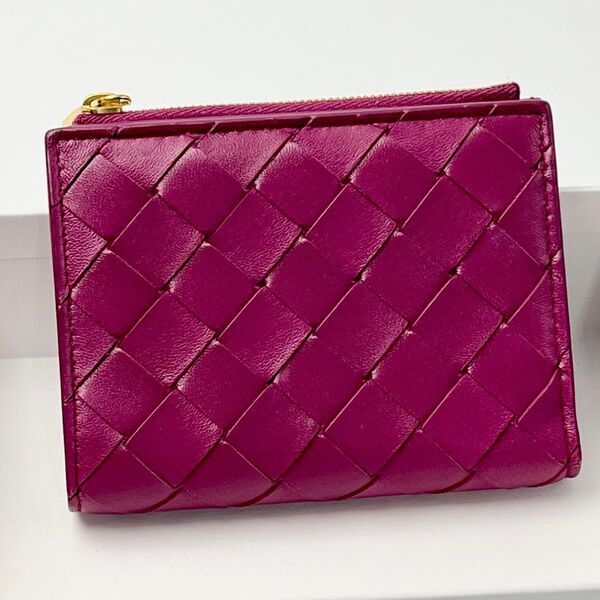 BOTTEGA VENETA ボッテガヴェネタ 二つ折り財布 イントレチャート コンパクトウォレット ワインレッド 赤紫 紫