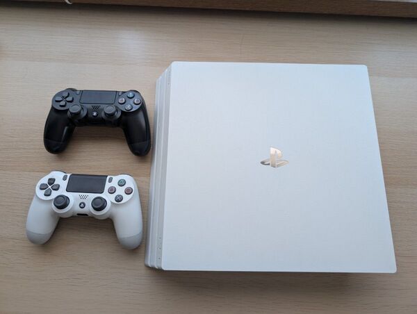 PS4Pro 本体 CUH-7200 コントローラー2個
