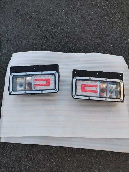 LED テールランプ LEDテールランプ 左右セット 新車外し