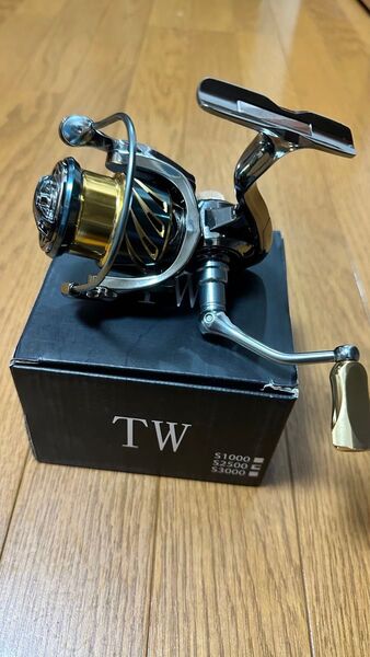 TWS-2500 バス トラウト ライトロック エギング ルアー 釣り スピニングリール