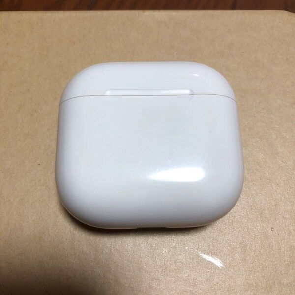Apple AirPods 第4世代 充電ケース A3058