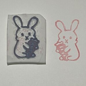 消しゴムはんこ うさぎ にんじん 手彫り