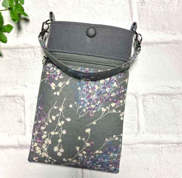 【No.2】momen-t モーメント かすみ草 グレー スマホポーチ ハンドメイド