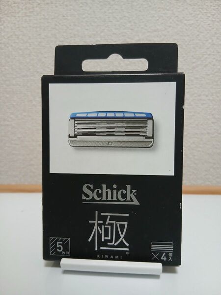 【新品】シック 極 キワミ 5枚刃 替刃 4個入 × 1セット
