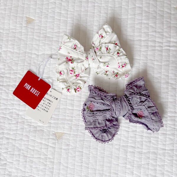 お値引きいたしました! ピンクハウス 薔薇の刺繍柄 リボンのコサージュ パープルとホワイトのセット