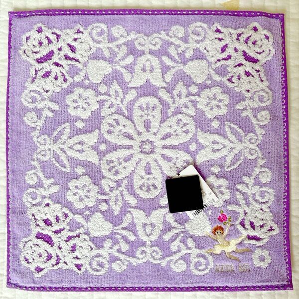 お値引きいたしました! ANNA SUI 天使の刺繍柄 タオルハンカチ パープル