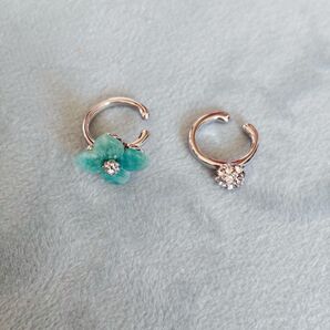 お値引きいたしました!ヴァンドーム青山ブティック エメラルドグリーンのお花とキラキラボールのイヤーカフ 16,500円 保証書あり