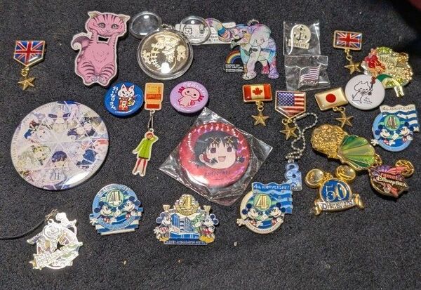 ディズニーグッズ 缶バッジ アクリルキーホルダー