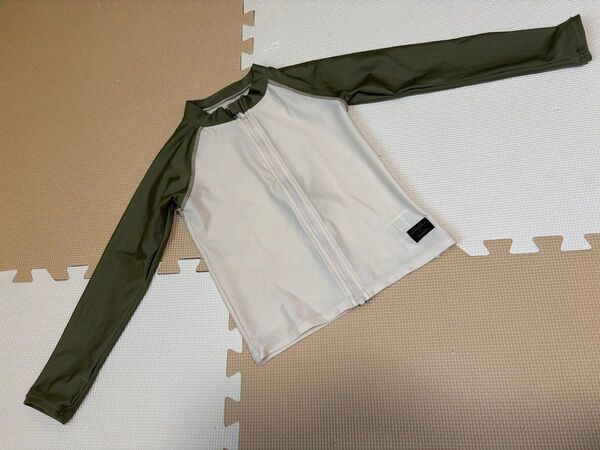 ★futafuta フタフタ ラッシュガード 水着 120cm★