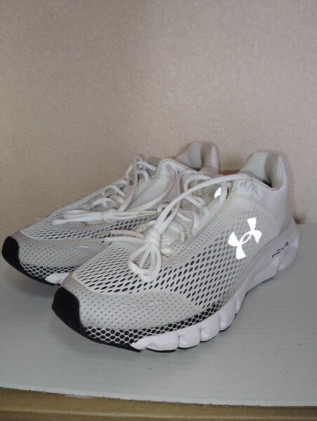 未使用 難あり UNDER ARMOUR 27.5cm HOVR infinite