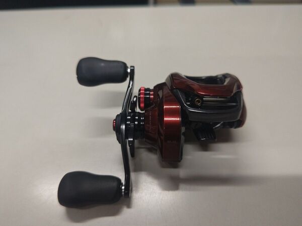 超美品 シマノスコーピオンMCL 150XG(右ハンドル)