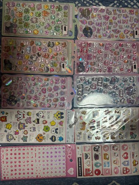 【新品未開封】大人の図鑑シール ハローキティ たまごっち