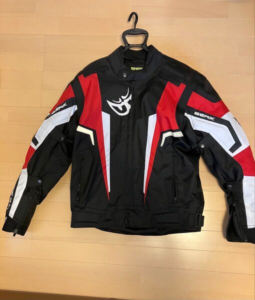 BERIK バイクジャケット レッド ブラック ホワイト メンズ