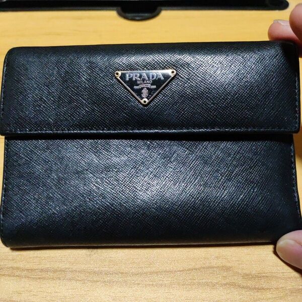 PRADA 三つ折り財布 サフィアーノレザー ブラック