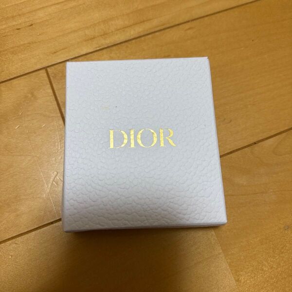 Dior ディオール ランクアップギフト ピンバッジ ブローチ 非売品