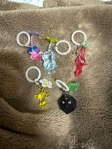 ピクミン めじるしアクセサリー2 ガチャガチャ 5点セット売り
