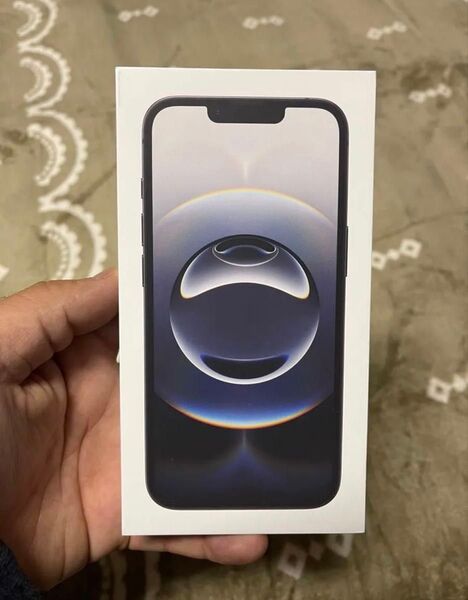 【未開封新品】大人気な iPhone 16e 128GB ブラック SIMフリー
