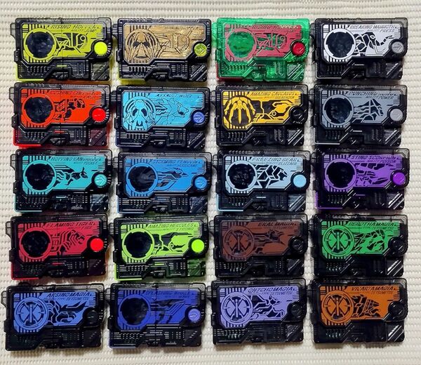 仮面ライダーゼロワン コレクタブルプログライズキー【20個】