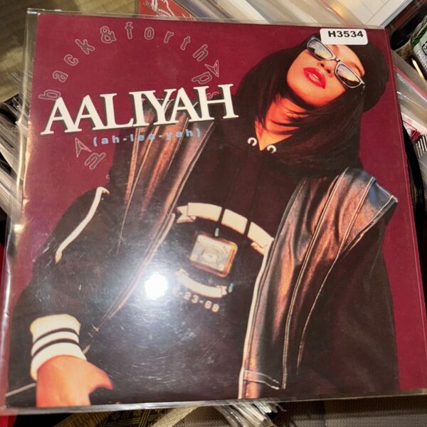 AALIYAH / BACK & FORTH レア 7インチレコード