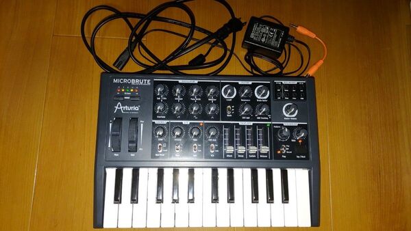 MICROBRUTE arturia アナログシンセサイザー