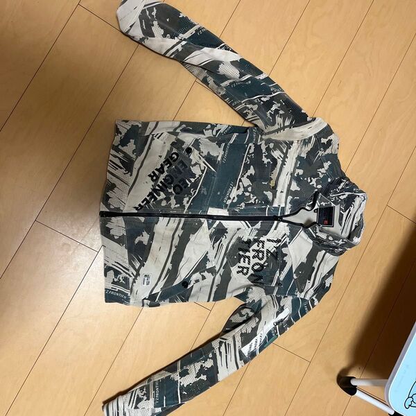 アイズフロンティアジャケット