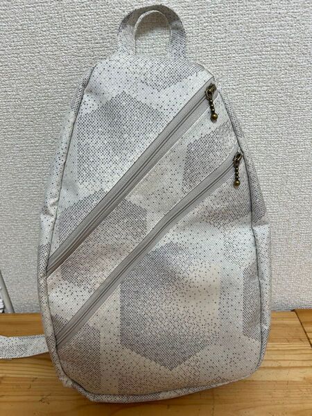 正絹白大島紬ボディバッグ