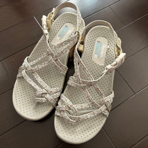 新品 スケッチャーズ SKECHERS レゲエハッピーレインボー サンダル 24