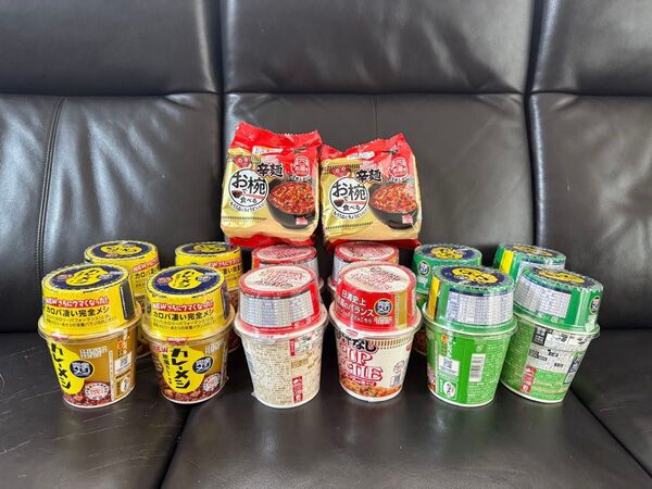 日清 完全メシ 合計12個 お椀で食べる辛麺 2袋