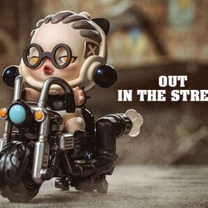 SKULL PANDA OUT IN THE STREET