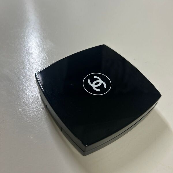 CHANEL ハイライト 艶肌 美品 アイボリーゴールド