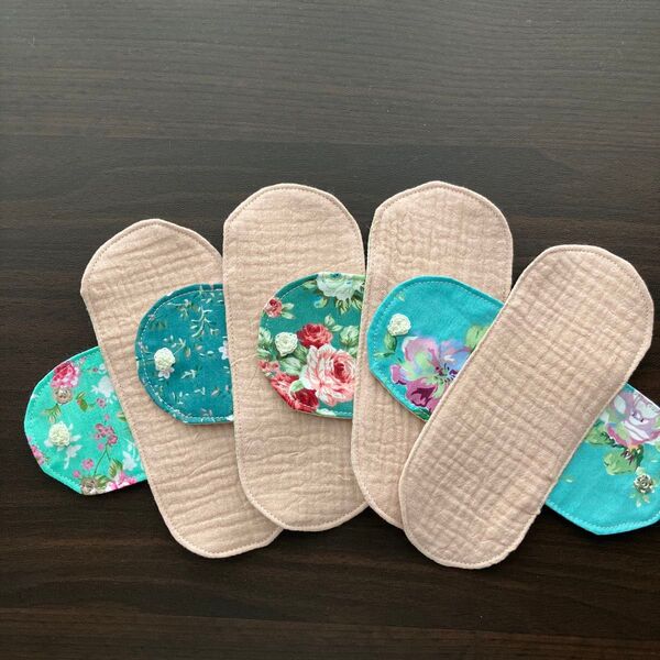95 おりもの用布ナプキン お股を冷えから守る ぽこぽこ肌触りのいちごミルク色ダブルガーゼ使用です。