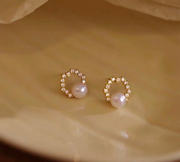 N162高品質パールイヤリング 上品 小ぶり キラキラジルコン 痛くない 韓国おしゃれ 結婚式 二次会 通勤 フォーマルカジュアル