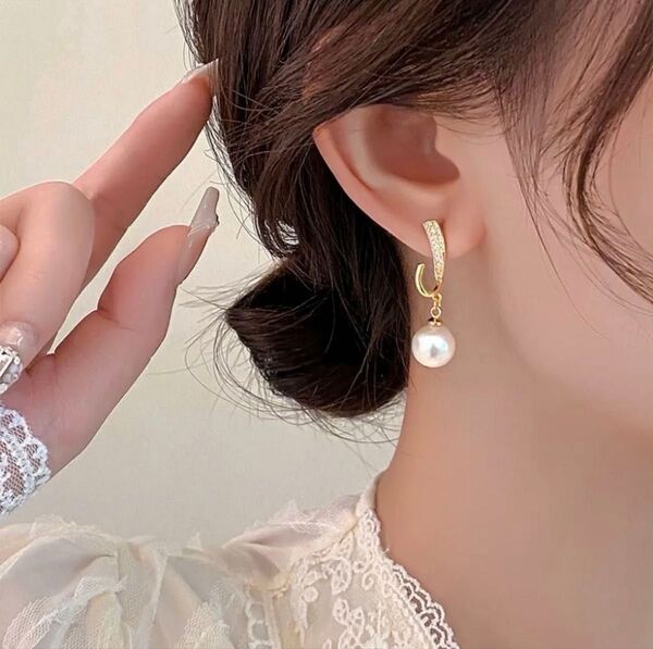 N165高級感 痛くない 揺れる 艶パールイヤリング 上品 キラキラ ジルコン 結婚式 韓国 フォーマル カジュアル 通勤 二次会