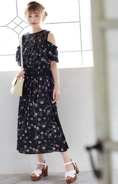 INGNI イング レイヤー肩開き花柄ワンピース ブラック Mサイズ