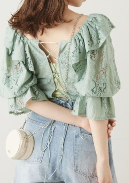 WHO'S WHO Chico フーズフーチコ 7分袖BACKレースアップショート丈フリルレーストップス