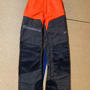 防護ズボン ハスクバーナ プロテクティブズボン Husqvarna チェーンソーパンツ クラシック チェーンソー チェンソー
