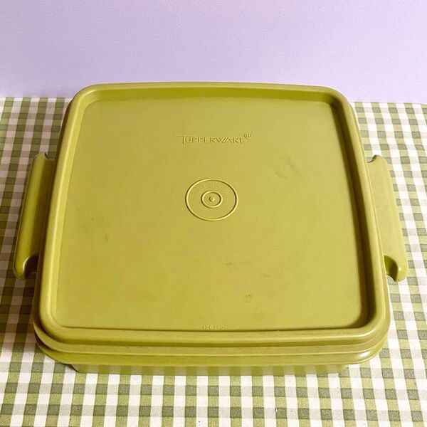 昭和レトロ Tupperware タッパーウェア すのこ付き スクエア 正方形 約15㎝ 黄緑 グリーン