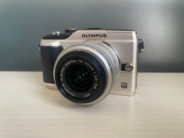 OLYMPUS PEN E-PL2 レンズ付き デジカメ 一眼レフ
