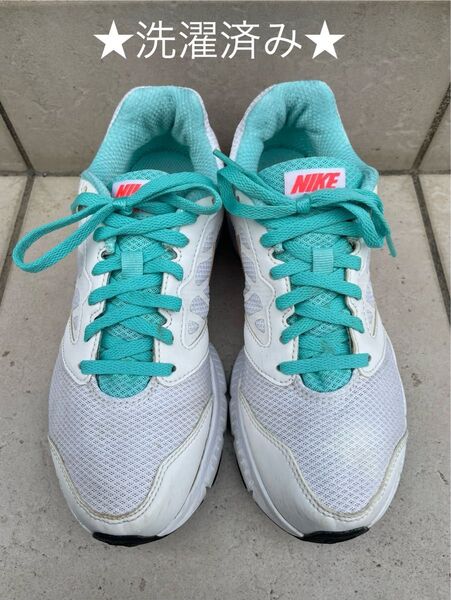 『洗濯済み』★ナイキNIKEスニーカー レディース23.5㎝ ランニングシューズ キッズ ガールズ 子供用