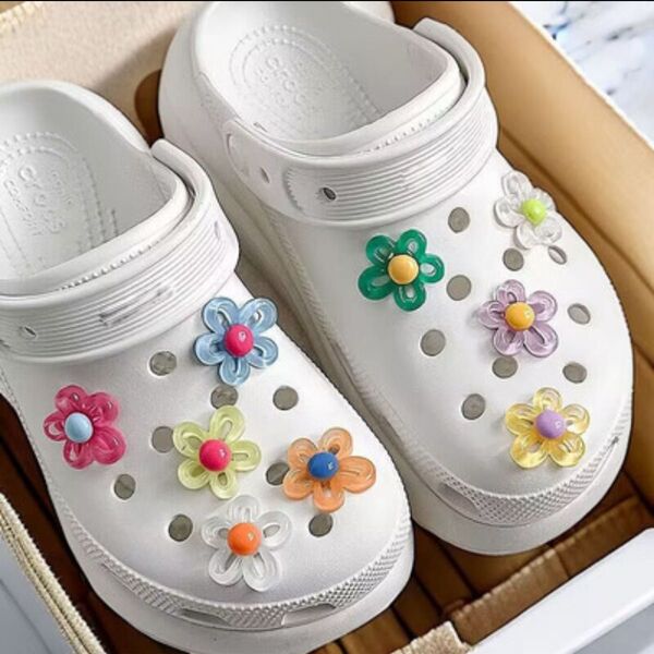 294クロックス フラワー カラフル crocs ジビッツ デコ 韓国 y2k