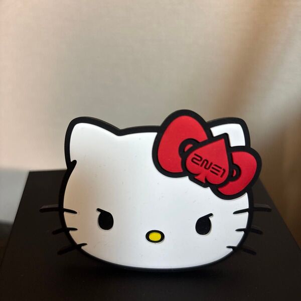 2NE1 × HELLO KITTY OFFICIAL LIGHT STICK RING ペンライト リング