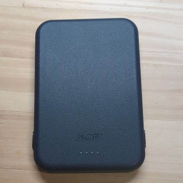 【中古】MOFT モバイルバッテリー ネイビー