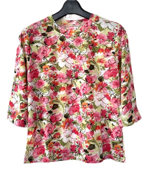 ピンクの花柄トップス 七分袖 新品タグ付き