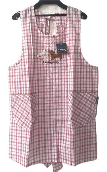 犬とアヒル刺繍のピンクとホワイトのチェック柄エプロン新品タグ付きプレゼントにも!